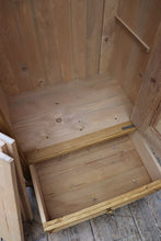 😍 Fab! Old Pine Tall Cupboard/ Linen/ Larder/ Food/ Housekeepers/ Wardrobe 😍