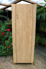 😍 Fab! Old Pine Tall Cupboard/ Linen/ Larder/ Food/ Housekeepers/ Wardrobe 😍