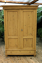 🤩 WOW! Quality! Large Old Pine Double Knock Down/ Sectional Wardrobe 🤩
