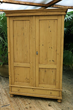 🤩 WOW! Quality! Large Old Pine Double Knock Down/ Sectional Wardrobe 🤩