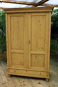 🤩 WOW! Quality! Large Old Pine Double Knock Down/ Sectional Wardrobe 🤩