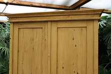 🤩 WOW! Quality! Large Old Pine Double Knock Down/ Sectional Wardrobe 🤩
