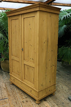 🤩 WOW! Quality! Large Old Pine Double Knock Down/ Sectional Wardrobe 🤩