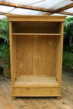 ❤️ Lovely! Large Old Pine Double Knock Down/ Sectional Wardrobe ❤️