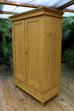❤️ Lovely! Large Old Pine Double Knock Down/ Sectional Wardrobe ❤️