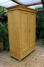 ❤️ Lovely! Large Old Pine Double Knock Down/ Sectional Wardrobe ❤️