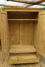 ❤️ Lovely! Large Old Pine Double Knock Down/ Sectional Wardrobe ❤️