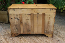 🥰 Fab Old Victorian Pine Chest of Four Drawers/ Sideboard 🥰