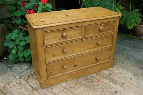 🥰 Fab Old Victorian Pine Chest of Four Drawers/ Sideboard 🥰
