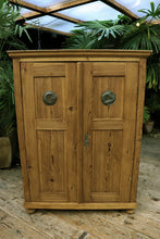 ❤️ WOW! Chunky Old Pine Cupboard/ Larder/ Linen/ Food/ Housekeepers 😍