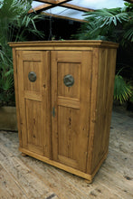 ❤️ WOW! Chunky Old Pine Cupboard/ Larder/ Linen/ Food/ Housekeepers 😍