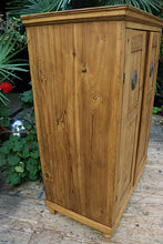 ❤️ WOW! Chunky Old Pine Cupboard/ Larder/ Linen/ Food/ Housekeepers 😍