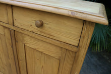🤩 Tall Old Pine Dresser Base/ Sideboard/ Cupboard/ Wardrobe (yes, really!) 🤩
