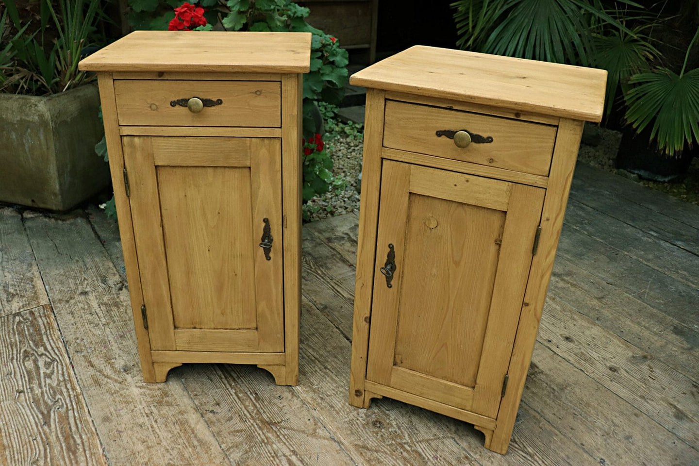 💖 Original Pair Old Pine Lockable! Bedside Cabinets/ Cupboards/ Lamp Tables 💖