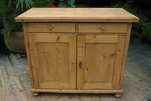 💕 Fab & Chunky Old Pine Dresser Base/ Sideboard/ TV Stand 💕