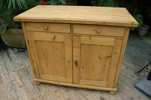 💕 Fab & Chunky Old Pine Dresser Base/ Sideboard/ TV Stand 💕
