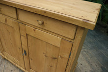 💕 Fab & Chunky Old Pine Dresser Base/ Sideboard/ TV Stand 💕
