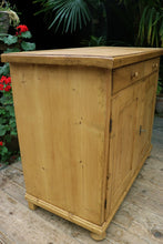 💕 Fab & Chunky Old Pine Dresser Base/ Sideboard/ TV Stand 💕