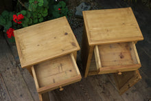 😍 Lovely! Original Pair Old Pine Bedside Cabinets/ Cupboards/ Lamp Tables 😍