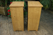 😍 Lovely! Original Pair Old Pine Bedside Cabinets/ Cupboards/ Lamp Tables 😍