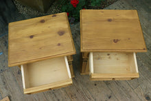🤩 Fantastic! Pair Old Style Pine Bedside Cabinets/ Cupboards/ Lamp Tables 🤩