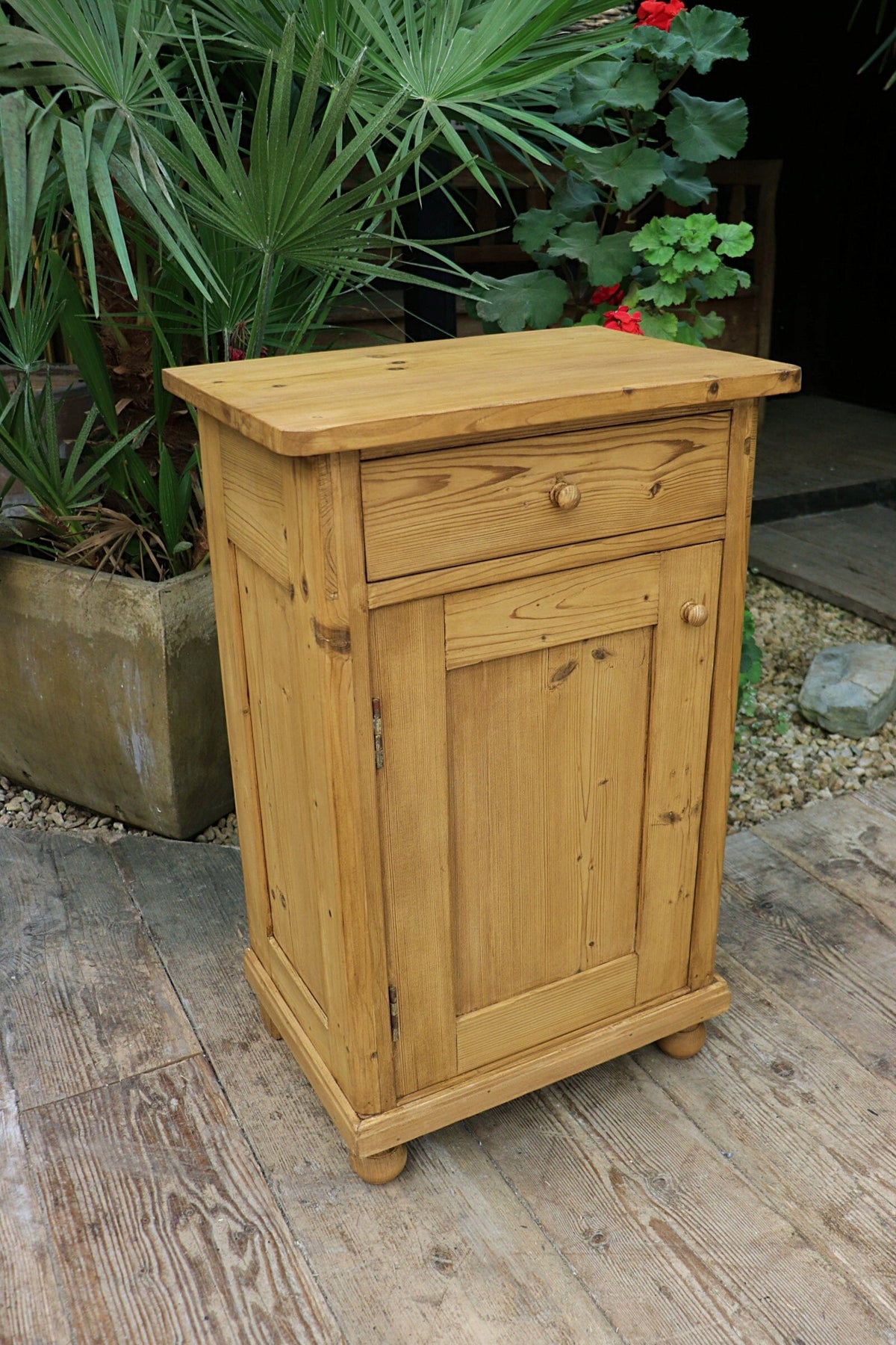 ❤️ Single Original Old Antique Pine Bedside Cabinet/ Cupboard/ Lamp Table ❤️
