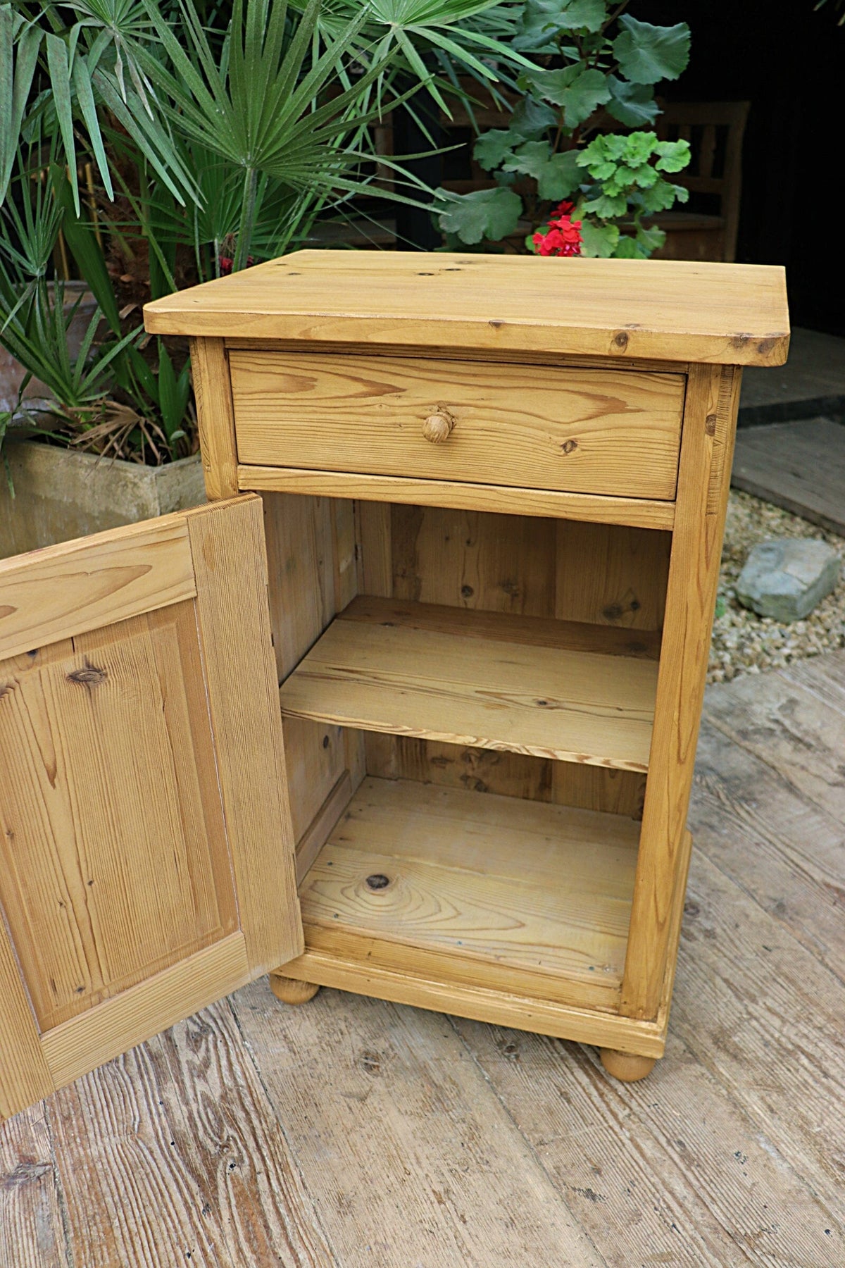 ❤️ Single Original Old Antique Pine Bedside Cabinet/ Cupboard/ Lamp Table ❤️