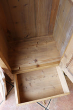 ❤️ Lovely Old Pine Cupboard/Drawers-Linen/Larder/Home Office/Bathroom ❤️