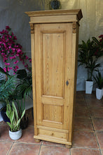 😍 Fab! Old Pine Tall Cupboard/ Linen/ Larder/ Food/ Housekeepers/ Wardrobe 😍