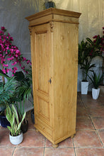 😍 Fab! Old Pine Tall Cupboard/ Linen/ Larder/ Food/ Housekeepers/ Wardrobe 😍