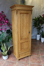 😍 Fab! Old Pine Tall Cupboard/ Linen/ Larder/ Food/ Housekeepers/ Wardrobe 😍