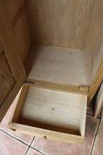 😍 Fab! Old Pine Tall Cupboard/ Linen/ Larder/ Food/ Housekeepers/ Wardrobe 😍