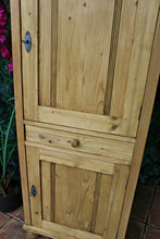 🩷 Superb! Old Pine 2 Door Cupboard-Linen/ Larder/ Home Office/ Bathroom 🩷
