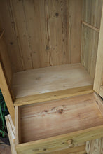 🩷 Superb! Old Pine 2 Door Cupboard-Linen/ Larder/ Home Office/ Bathroom 🩷