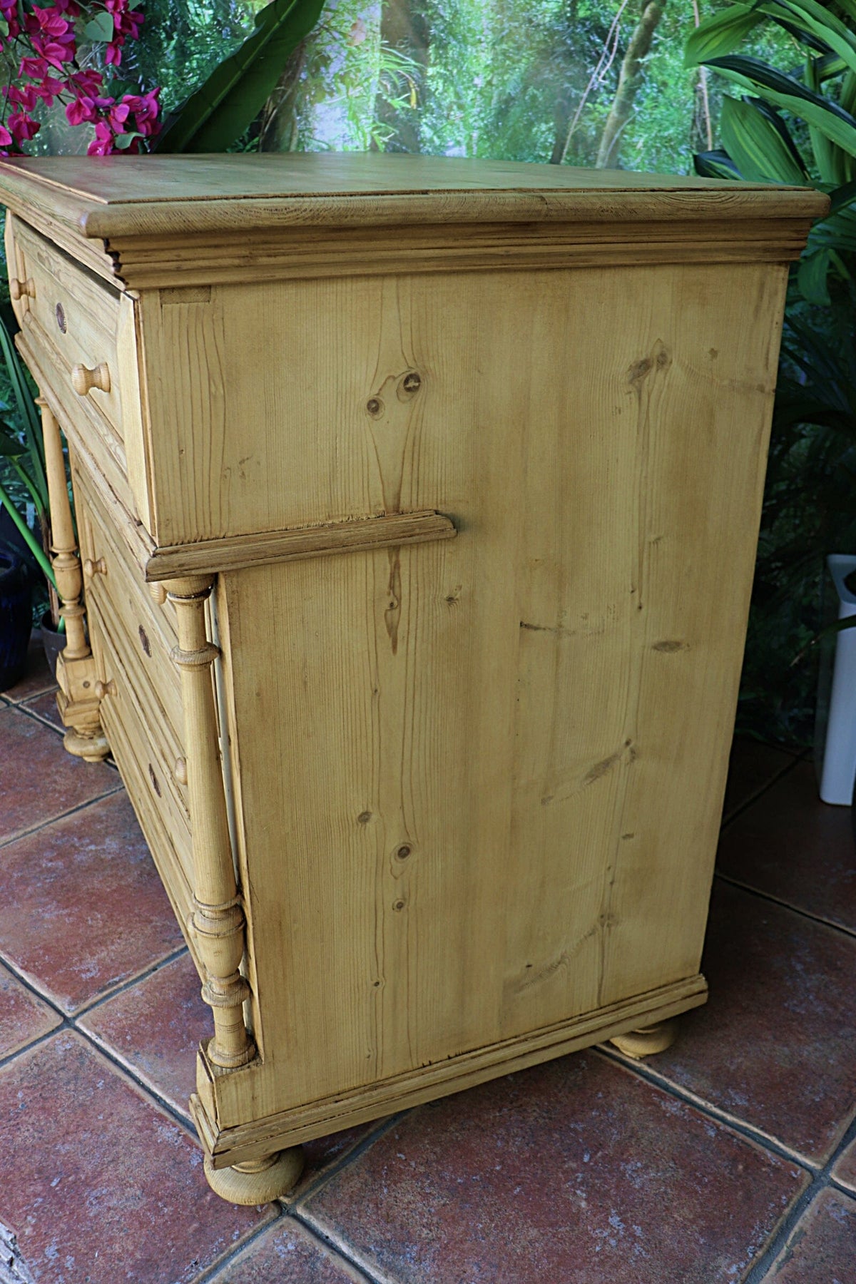 💖 BIG! Stunning! Old Victorian Pine Chest of 4 Drawers/ Sideboard 💖