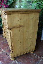 💖 BIG! Stunning! Old Victorian Pine Chest of 4 Drawers/ Sideboard 💖