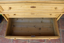 💖 BIG! Stunning! Old Victorian Pine Chest of 4 Drawers/ Sideboard 💖