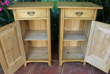 😍 WOW! Original Pair Old Pine Bedside Cabinets/ Cupboards/ Lamp Tables 😍