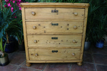 🥰 BIG! Beautiful! Old Victorian Pine Chest of 4 Drawers/ Sideboard 🥰