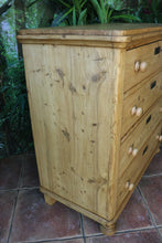 🥰 BIG! Beautiful! Old Victorian Pine Chest of 4 Drawers/ Sideboard 🥰