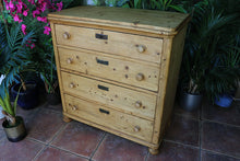 🥰 BIG! Beautiful! Old Victorian Pine Chest of 4 Drawers/ Sideboard 🥰