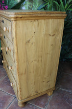 🥰 BIG! Beautiful! Old Victorian Pine Chest of 4 Drawers/ Sideboard 🥰