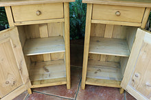 💛 Superb! Original Pair Old Pine Bedside Cabinets/Cupboards/Lamp Tables 💛