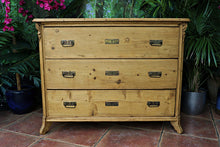 🩷 Very Old (Georgian) Pine Chest of Drawers/ Sideboard/ Kitchen/ TV Stand 🩷