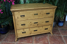🩷 Very Old (Georgian) Pine Chest of Drawers/ Sideboard/ Kitchen/ TV Stand 🩷