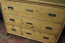 🩷 Very Old (Georgian) Pine Chest of Drawers/ Sideboard/ Kitchen/ TV Stand 🩷