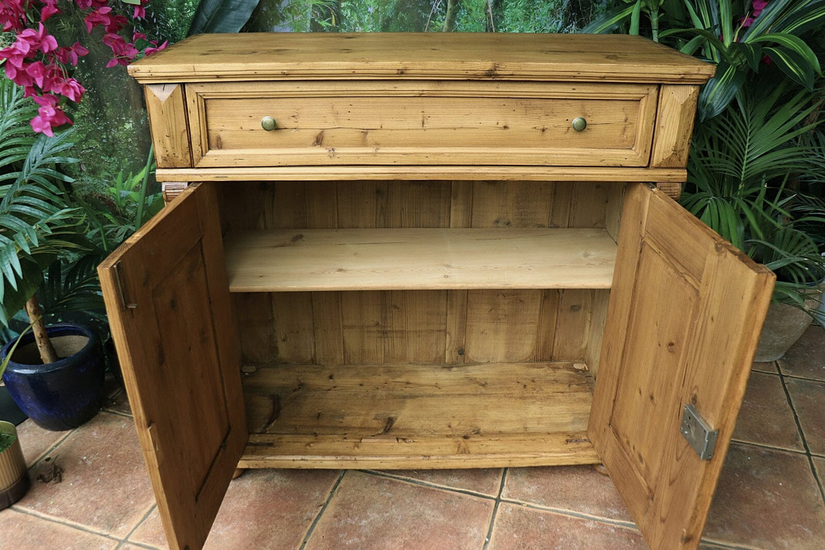 ❤️ Superb! Large Old Victorian Pine Dresser Base/ Sideboard/ TV Stand ❤️