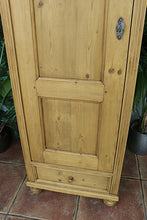 🥰 Fab! Old Pine Tall Cupboard/ Linen/ Larder/ Food/ Wardrobe 🥰