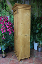 🤩 Old Pine Tall Cupboard/ Linen/ Larder/ Food/ Housekeepers/ Wardrobe 🤩