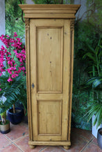 🤩 Old Pine Tall Cupboard/ Linen/ Larder/ Food/ Housekeepers/ Wardrobe 🤩